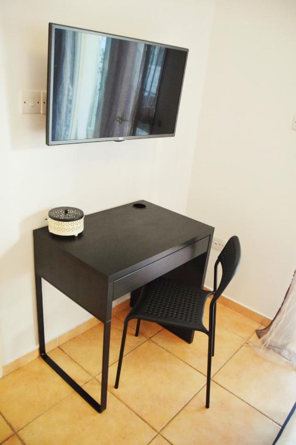 Raise Cosy Studio With Pool In Лимасол Екстериор снимка